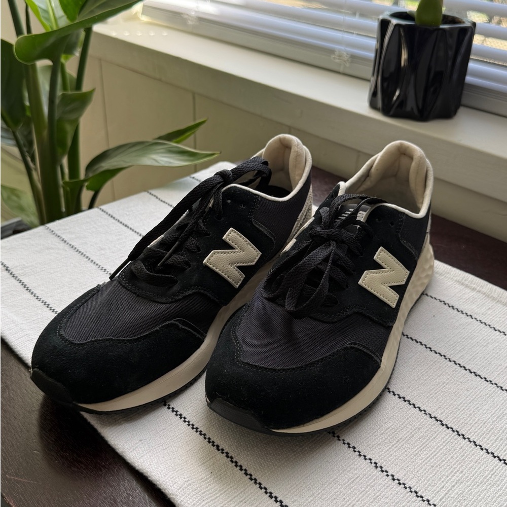 New Balance X70 Black and Cream Athletic Sneakers Brand New - Picture 2 of 15